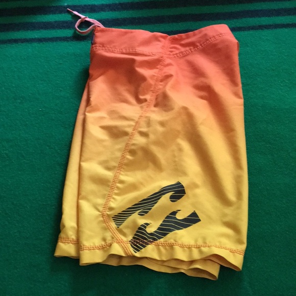 Billabong board shorts 30 waist - Picture 4 of 8
